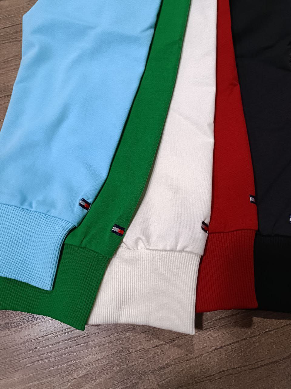 Tommy Hilfiger Crest Logo Sweatshirt/ #0074