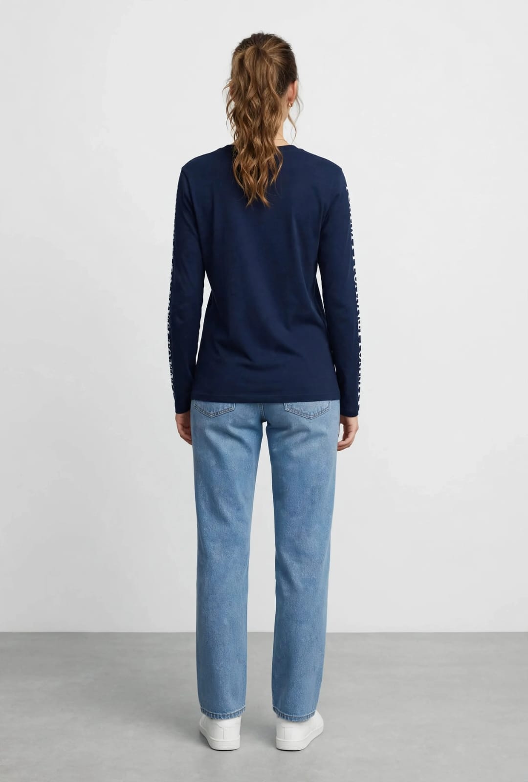 Women's Tommy Jeans Vertical Logo Long Sleeve Tee - Navy Blue #00232